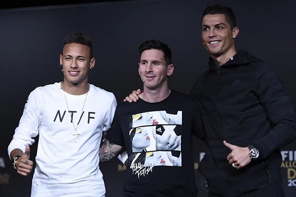 卡塞米羅（Casemiro）稱贊：羅納爾多（Ronaldo） 梅西（Messi） 內(nèi)馬爾（Neymar）在“另一個世界”中